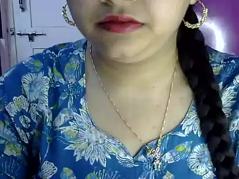 Snapshot of Cute_Aliyaa chatting on 06.22.26 Cute Aliyaa online show from 06.22.26