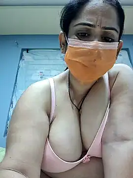 Snapshot of diyam4002 chatting on 02.24.26 diyam4002 online show from 02.24.26