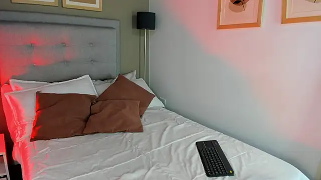 SalomeStorm  online show from 02.17.26