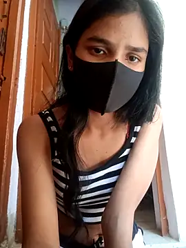 Snapshot of Mahira-- chatting on 03.06.26 Mahira-- online show from 03.06.26