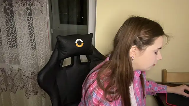 Snapshot of SoftIris_ chatting on 03.13.26 SoftIris online show from 03.13.26