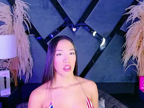 KylieWhitee online show from 02.16.26