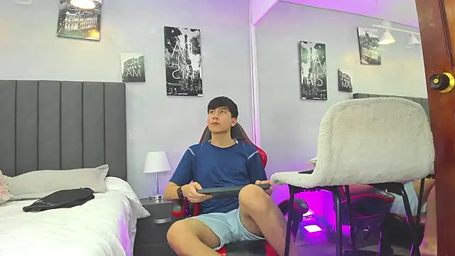 Raphael Nyon online show from 03.13.26