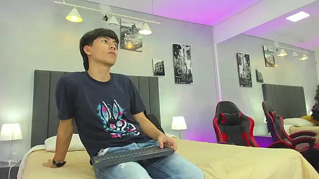 Raphael Nyon online show from 03.15.26