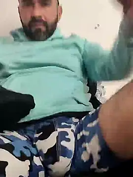 Snapshot of hairyandbigmann chatting on 04.02.26 hairyandbigmann online show from 04.02.26