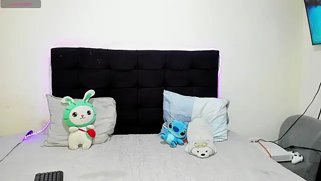 Snapshot of Vinaaly_ chatting on 03.11.26 Vinaaly online show from 03.11.26