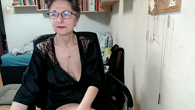 katemodel online show from 09.09.25