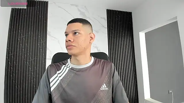 milo cruz  online show from 02.07.26