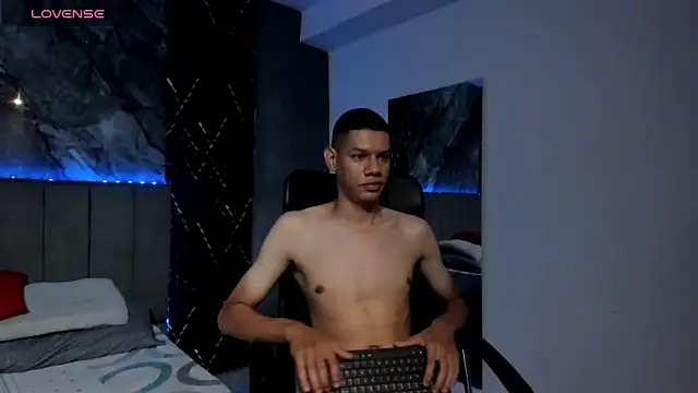 milo cruz  online show from 02.10.26