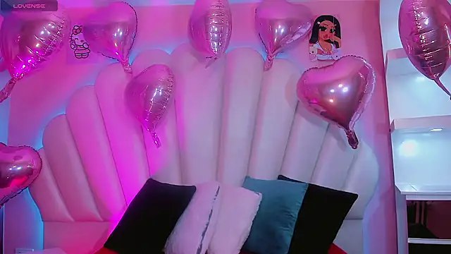 Maia Hotts online show from 02.11.26