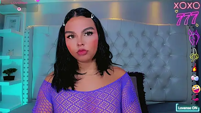 Snapshot of Maia_Hotts chatting on 05.19.26 Maia Hotts online show from 05.19.26