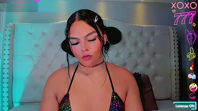 Snapshot of Maia_Hotts chatting on 05.21.26 Maia Hotts online show from 05.21.26