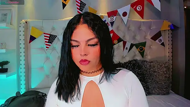 Snapshot of Maia_Hotts chatting on 06.16.26 Maia Hotts online show from 06.16.26