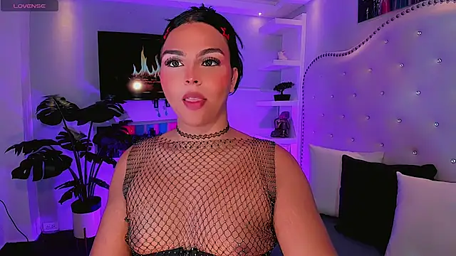 Snapshot of Maia_Hotts chatting on 07.28.26 Maia Hotts online show from 07.28.26
