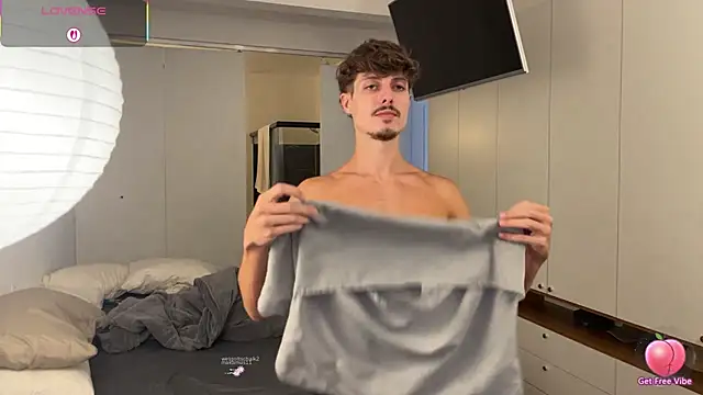 Snapshot of vitoraugustoxxx chatting on 02.24.26 vitoraugustoxxx online show from 02.24.26