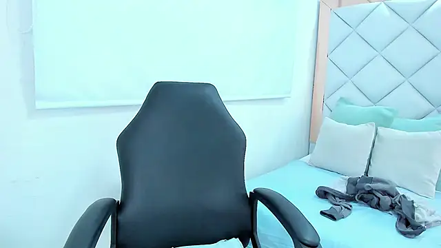 crystalstonee online show from 03.12.26