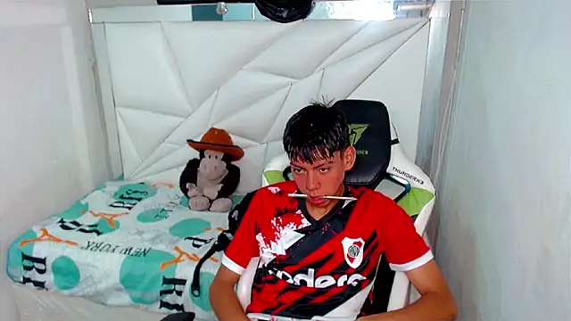 Liarr  online show from 03.13.26