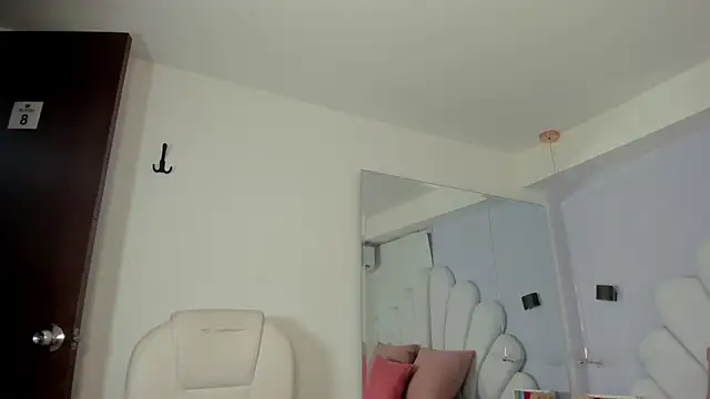 kim anaira online show from 03.12.26