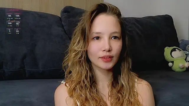 Snapshot of y0ur_sunshinee chatting on 03.12.26 y0ur sunshinee online show from 03.12.26