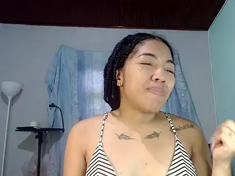 Snapshot of Sexy_Supermomm chatting on 03.05.26 Sexy Supermomm online show from 03.05.26