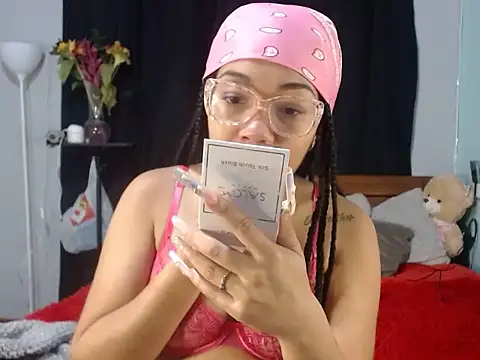 Snapshot of Sexy_Supermomm chatting on 03.19.26 Sexy Supermomm online show from 03.19.26