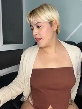 Snapshot of Dakota_Bailey chatting on 02.14.26 Dakota Bailey online show from 02.14.26