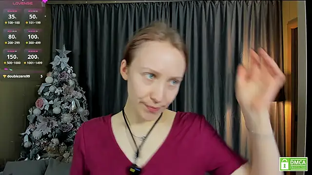 Snapshot of Cutie_Ellis chatting on 03.08.26 Cutie Ellis online show from 03.08.26