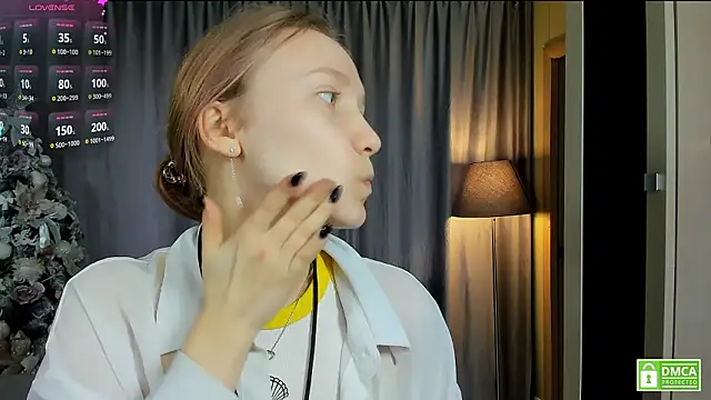 Snapshot of Cutie_Ellis chatting on 03.15.26 Cutie Ellis online show from 03.15.26