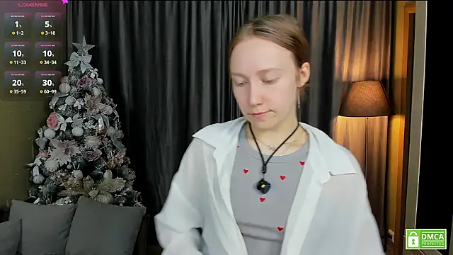 Snapshot of Cutie_Ellis chatting on 03.22.26 Cutie Ellis online show from 03.22.26