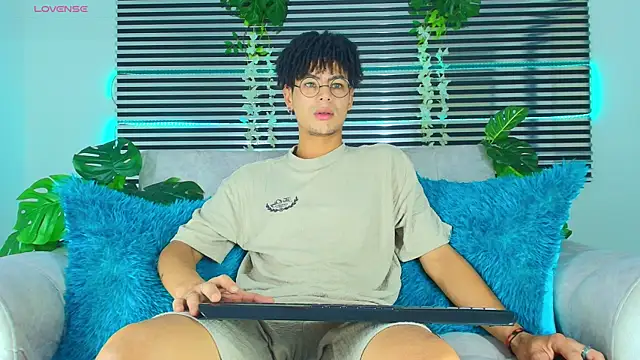 ThiiagoSaeenz online show from 04.27.26