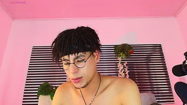Snapshot of ThiiagoSaeenz chatting on 06.06.26 ThiiagoSaeenz online show from 06.06.26