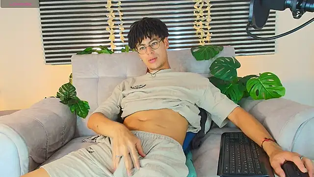 Snapshot of ThiiagoSaeenz chatting on 06.18.26 ThiiagoSaeenz online show from 06.18.26