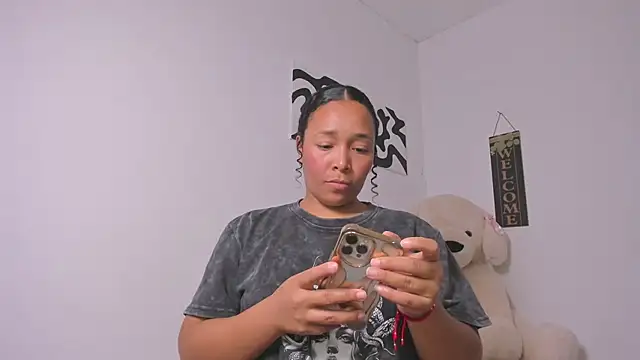 Snapshot of Nia13 chatting on 03.11.26 Nia13 online show from 03.11.26