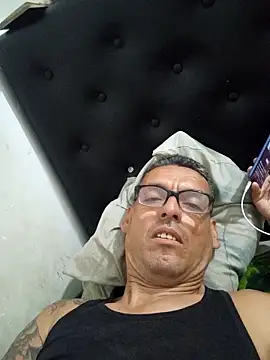 Carlos-0425 online show from 05.06.26