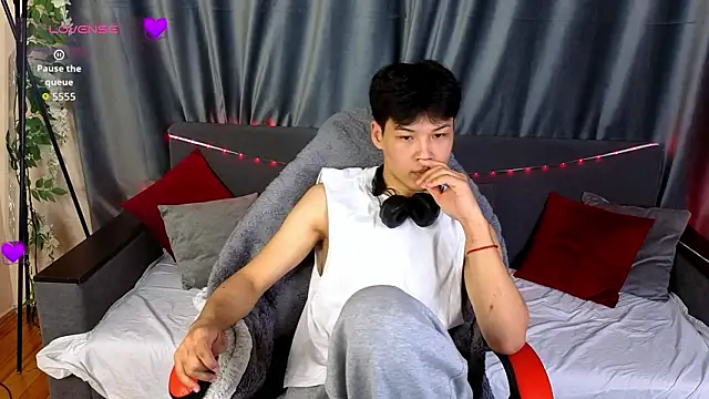 Snapshot of XanneLL chatting on 02.28.26 XanneLL online show from 02.28.26