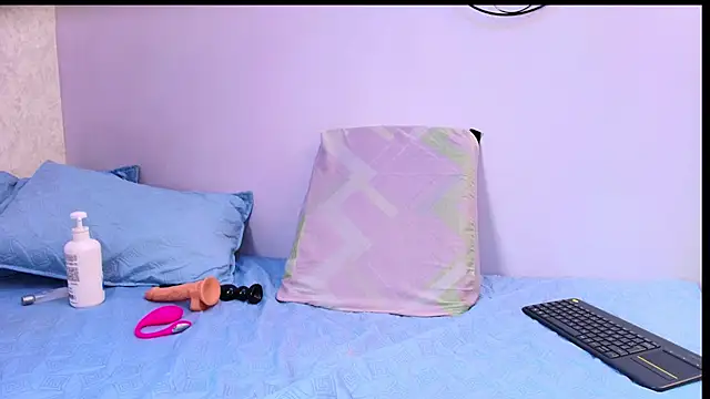 melany roberts  online show from 02.10.26