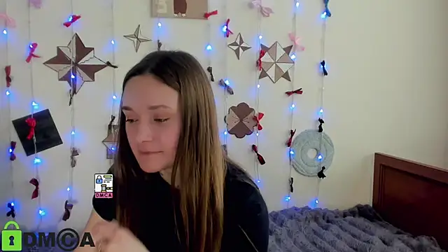 Snapshot of Elina_X chatting on 06.19.26 Elina X online show from 06.19.26