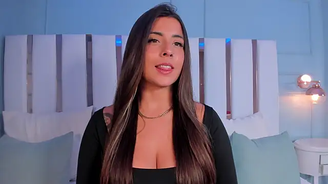 Snapshot of gaby_klum chatting on 02.03.26 gaby klum online show from 02.03.26