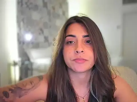 Snapshot of gaby_klum chatting on 02.22.26 gaby klum online show from 02.22.26