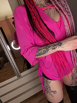 Snapshot of susannee chatting on 03.11.26 susannee online show from 03.11.26