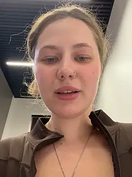 Snapshot of AsynaYuuki chatting on 02.26.26 AsynaYuuki online show from 02.26.26