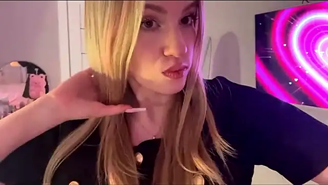 Between Eeys online show from 03.09.26