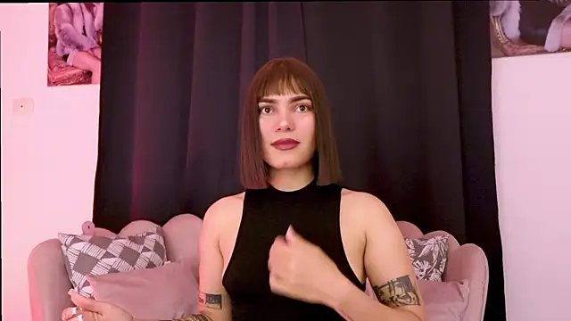 dakotacollins  online show from 06.11.26