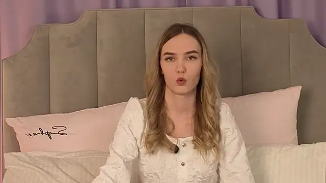 NikkiRyx online show from 04.30.26