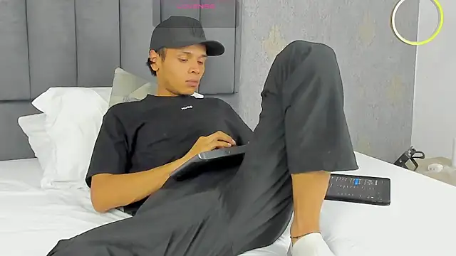 Alejandroo Montenegro online show from 03.16.26