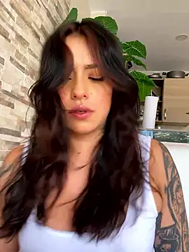 Snapshot of foxxy_lover chatting on 02.20.26 foxxy lover online show from 02.20.26