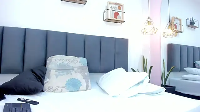 sam doll  online show from 04.29.26