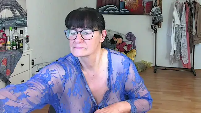 Sylly online show from 03.18.25