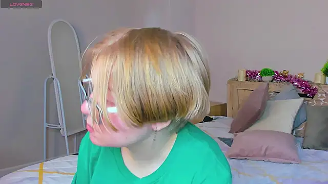 Lauraaa Smith online show from 03.13.26