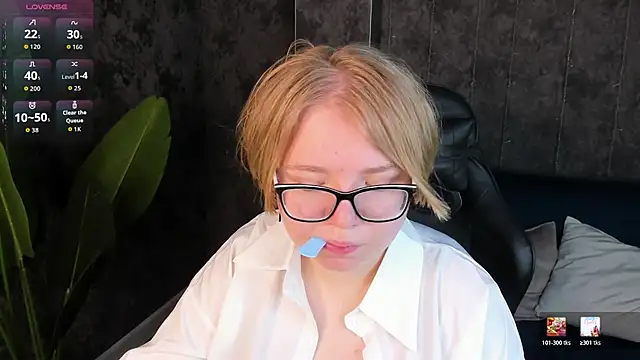 Lauraaa Smith online show from 03.19.26